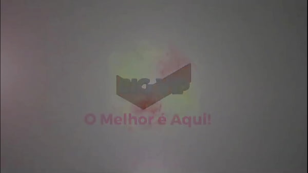 Aproveitei meu marido sair e atendi meu vizinho