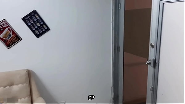 HOMBRE CACHONDO POR TOMAR PASTILLA SEXUAL APROVECHA QUE SU AMIGO DEJO PLANTADA A SU ESPOSA Y SE LA COJE PARA COMPLACERLA – PORNO EN ESPAÑOL