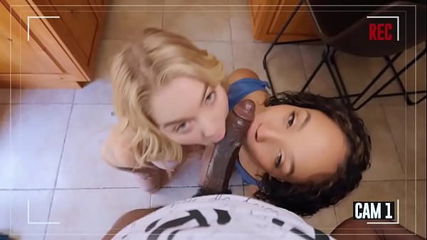 MOFOS – Jessica Starling Sensually Pleasures Herself With Her Hands And With Her Huge Dildo